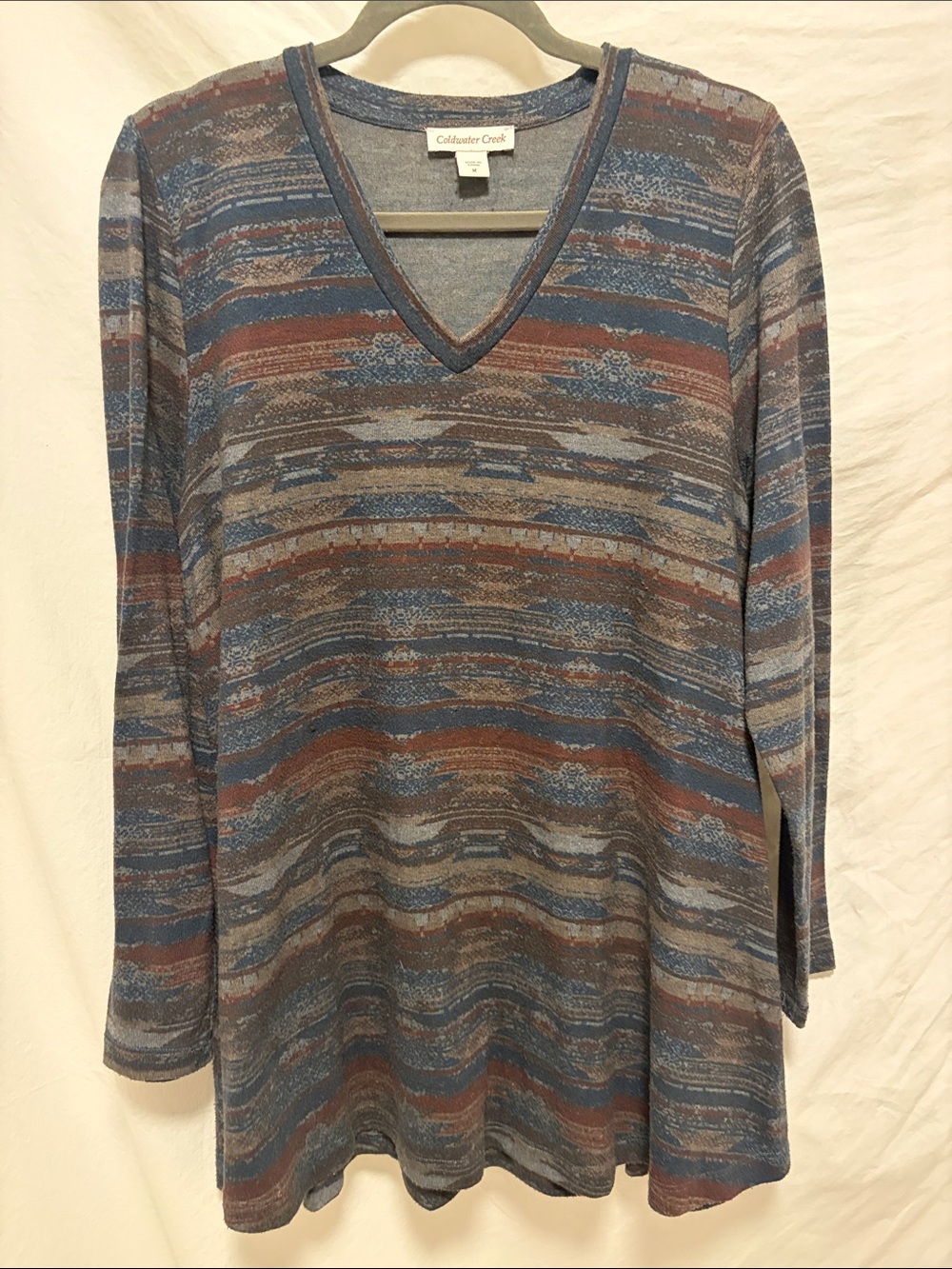 GUC Coldwater Creek Blue & Burgundy print V-Neck Long Sleeve Tee - M